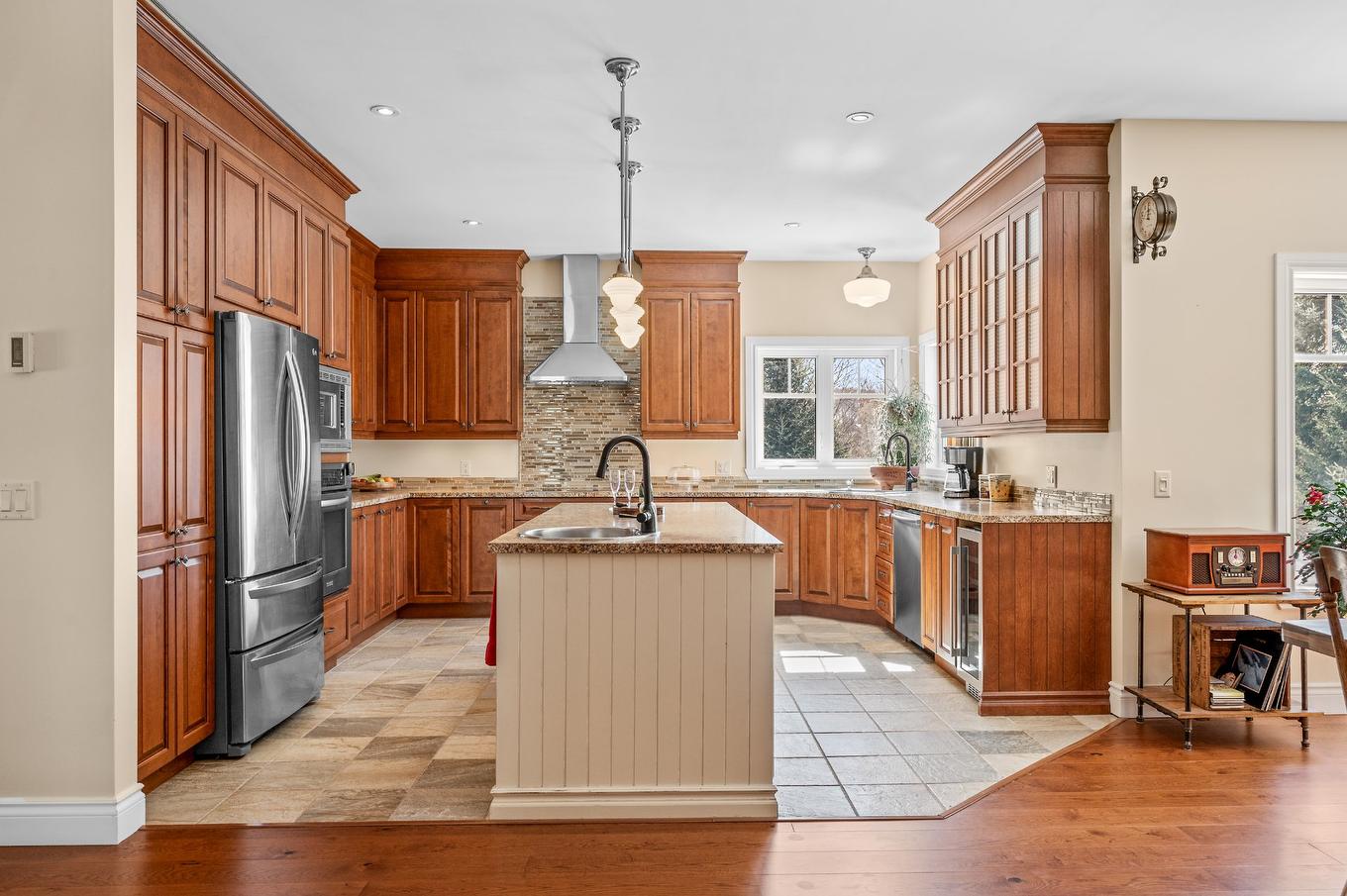 Kitchen - 113 Mtée Des Samares, Sainte-Agathe-Des-Monts, QC - Indoor Photo Showing Kitchen