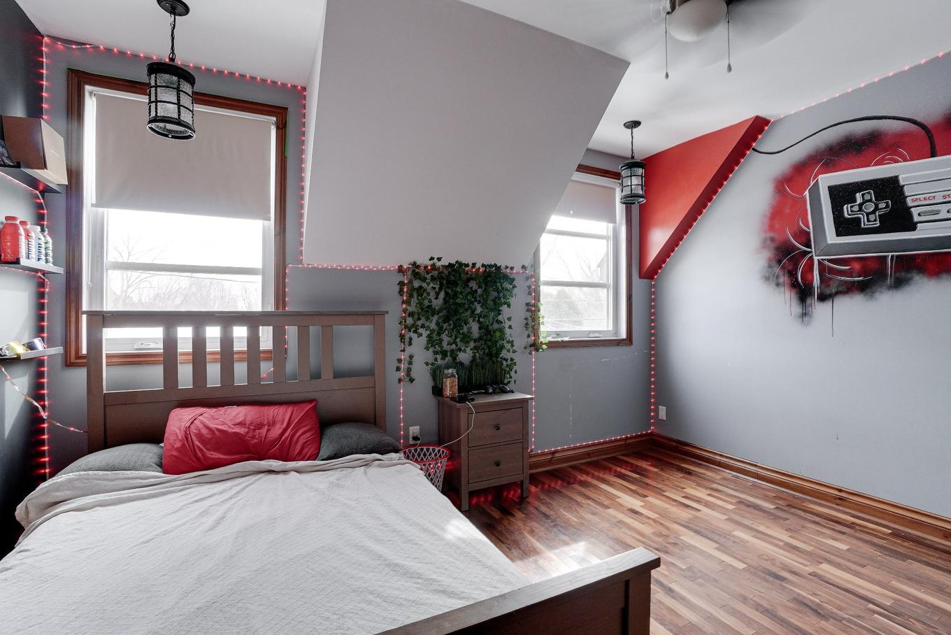 Bedroom - 11 Rue Île-Mathieu, Laval (Saint-François), QC - Indoor Photo Showing Bedroom