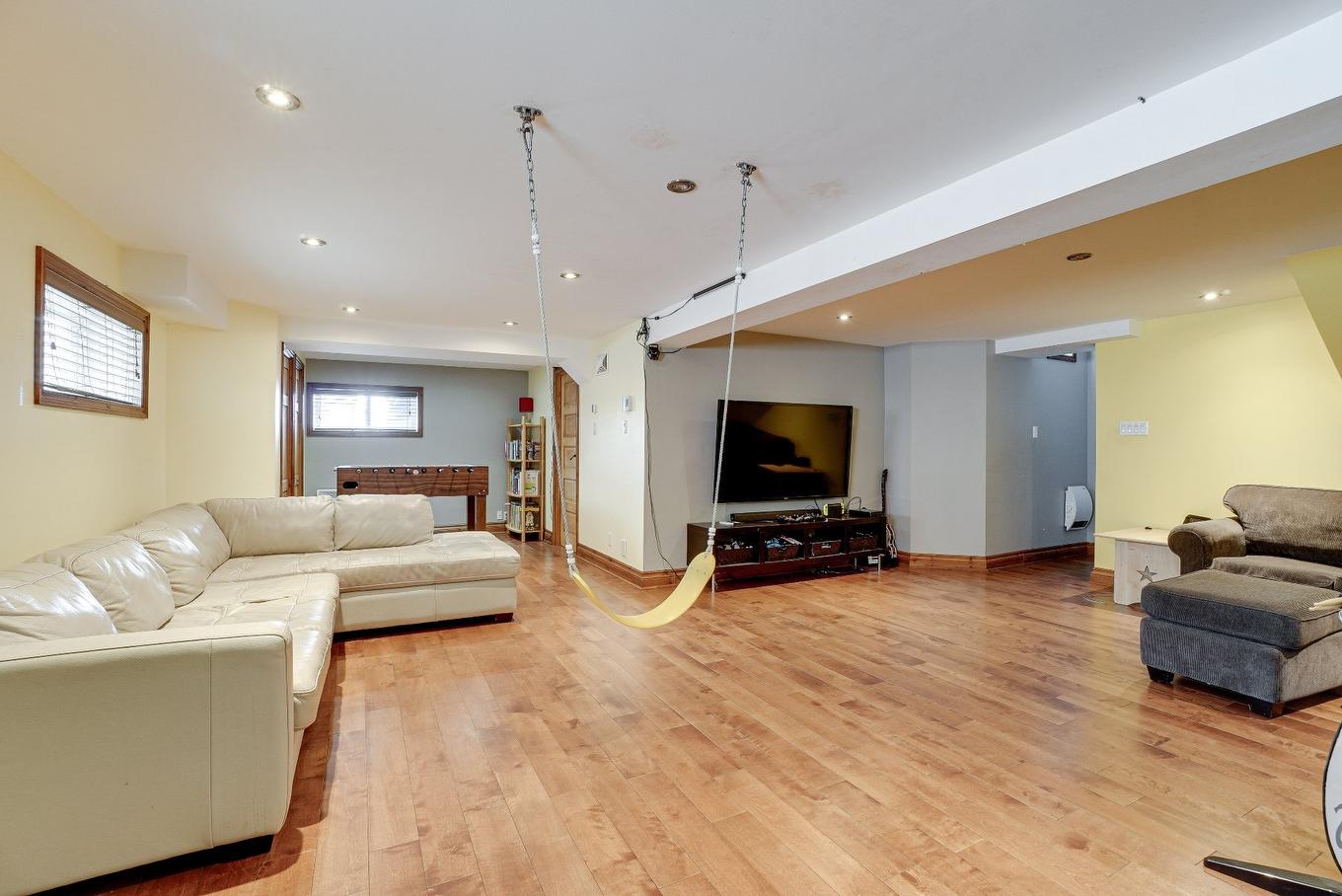 Family room - 11 Rue Île-Mathieu, Laval (Saint-François), QC - Indoor Photo Showing Living Room
