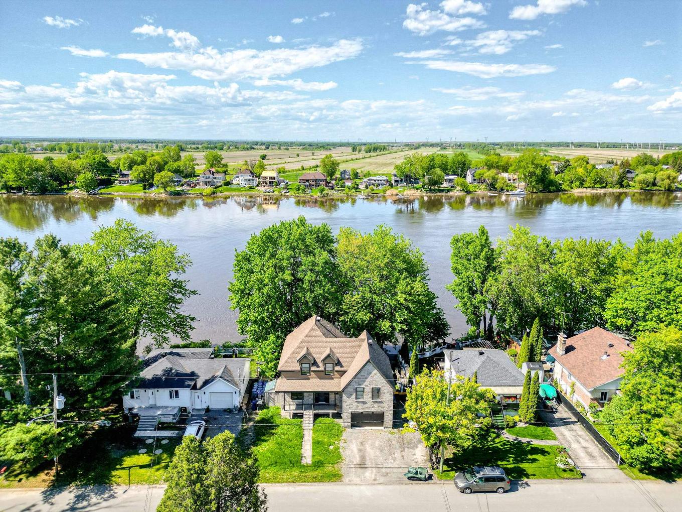 Aerial photo - 11 Rue Île-Mathieu, Laval (Saint-François), QC - Outdoor With Body Of Water With View