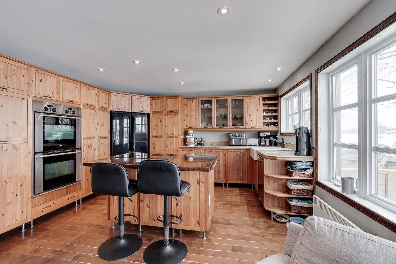 Kitchen - 11 Rue Île-Mathieu, Laval (Saint-François), QC - Indoor