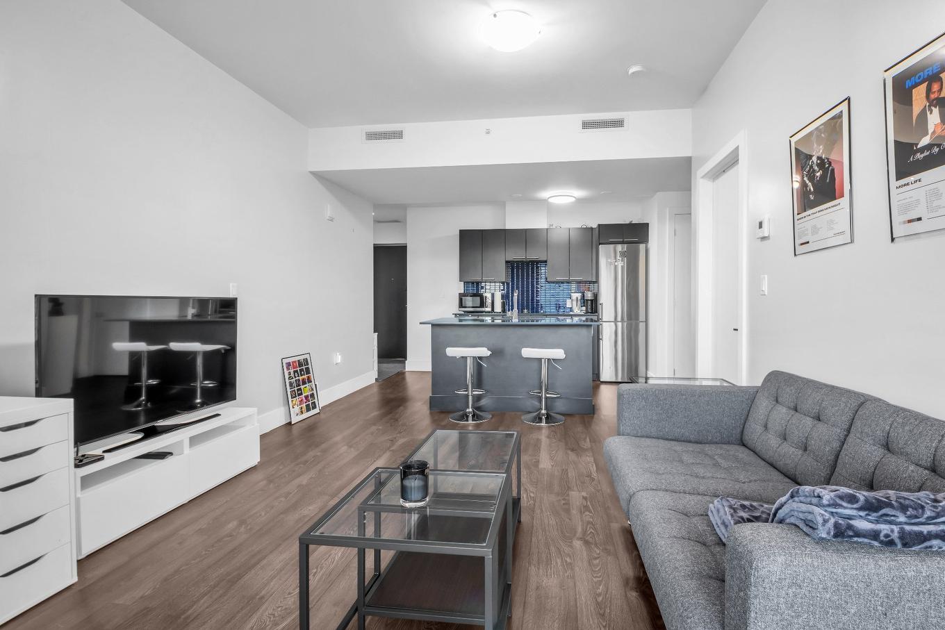 Overall view - 2508-405 Rue De La Concorde, Montréal (Ville-Marie), QC - Indoor Photo Showing Living Room