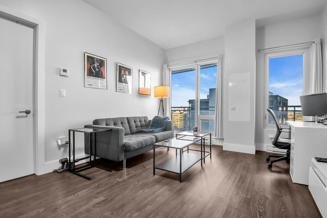 Living room - 2508-405 Rue De La Concorde, Montréal (Ville-Marie), QC - Indoor Photo Showing Living Room