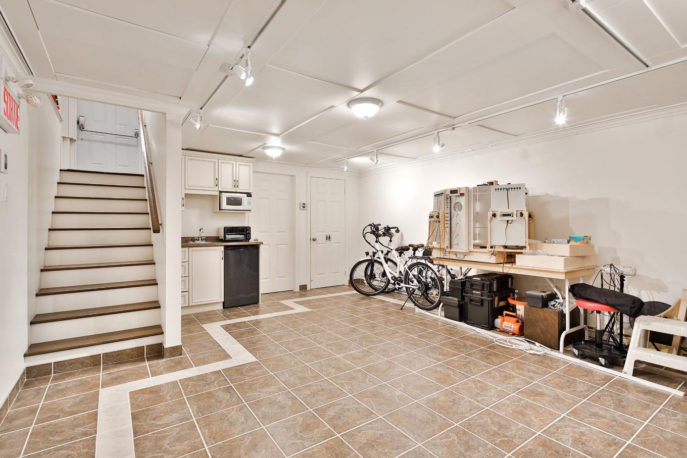 Family room - 856 Rue Bernard-Pilon, Mcmasterville, QC - Indoor Photo Showing Other Room