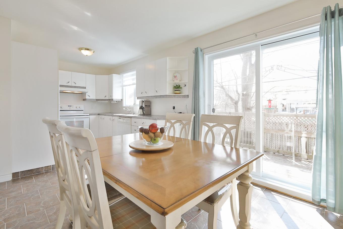 Dining room - 856 Rue Bernard-Pilon, Mcmasterville, QC - Indoor Photo Showing Dining Room