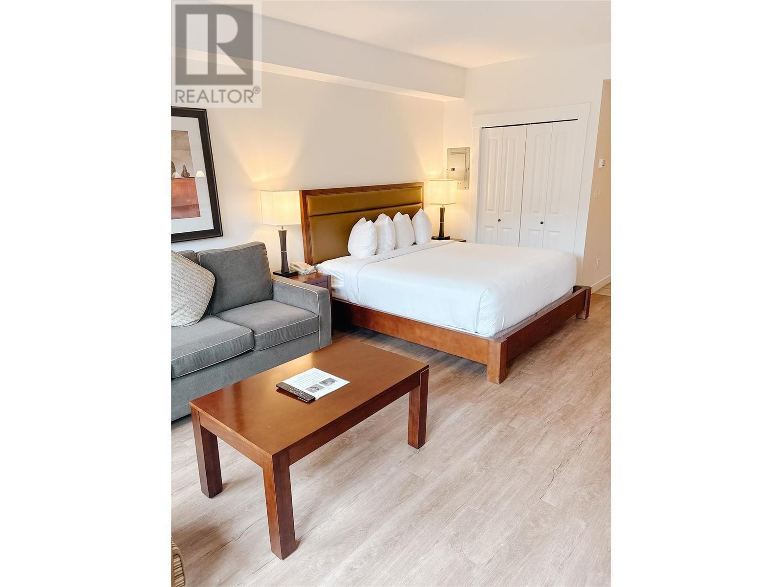 4200 Lakeshore Drive Unit# 238, Osoyoos, BC - Indoor Photo Showing Bedroom