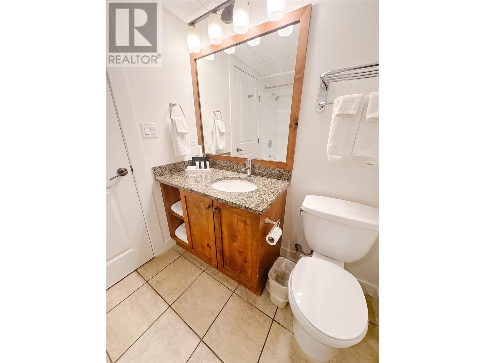 4200 Lakeshore Drive Unit# 238, Osoyoos, BC - Indoor Photo Showing Bathroom