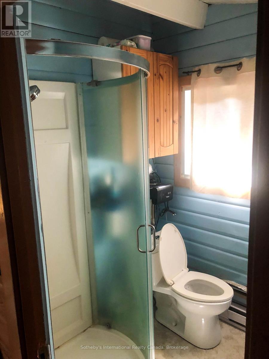 6198 Go Home Lake Shr, Georgian Bay (Gibson), ON - Indoor Photo Showing Bathroom