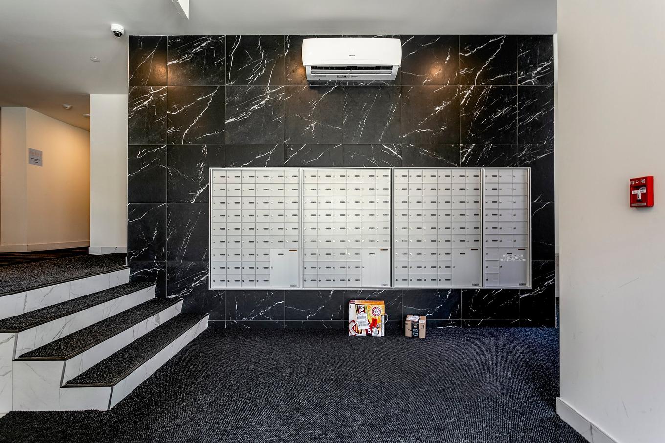 Hall d'entrée/Vestibule - 607-1700 Rue Viola-Desmond, Montréal (Lasalle), QC - Indoor Photo Showing Other Room