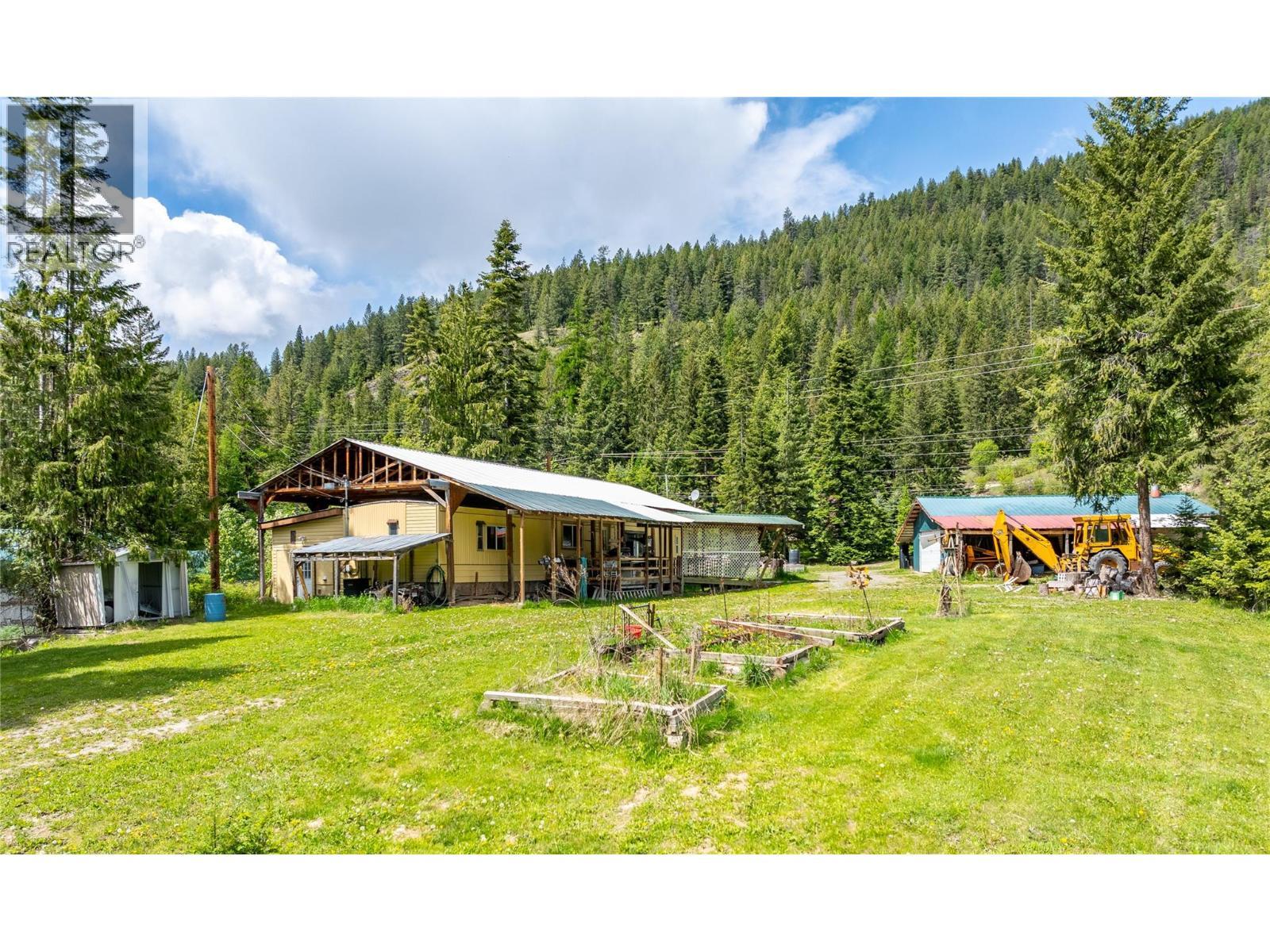 4717 Goat River North Road, Arrow Creek, BC