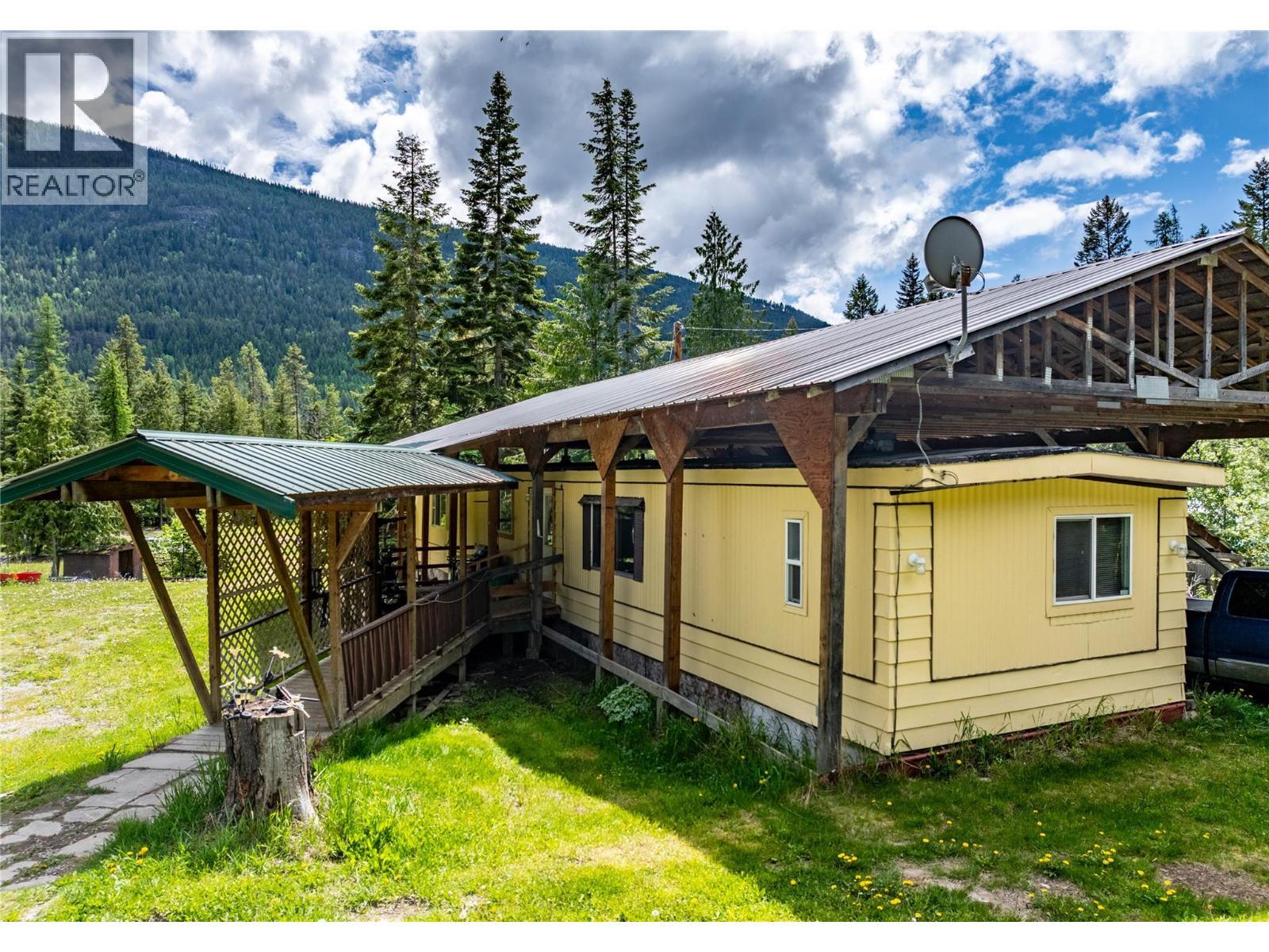 4717 Goat River North Road, Arrow Creek, BC