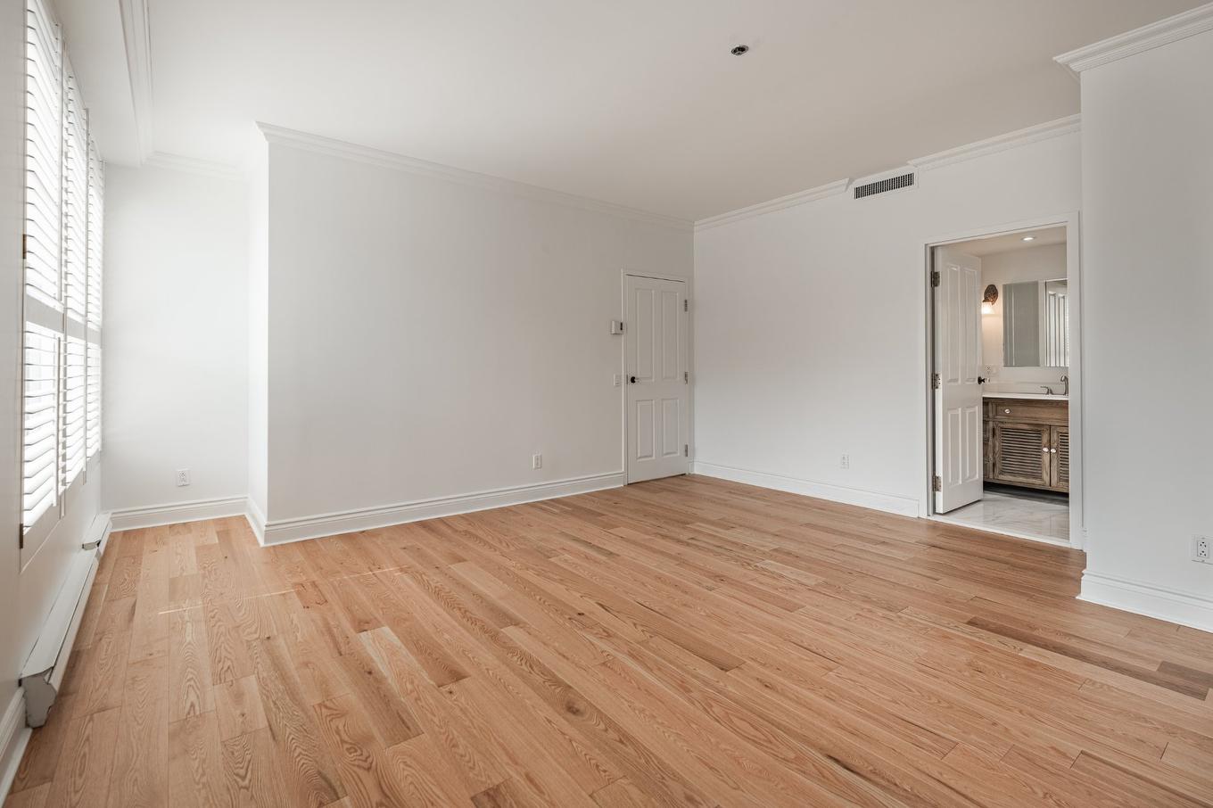 Chambre à coucher principale - 606-30 Ch. Bates, Montréal (Outremont), QC - Indoor Photo Showing Other Room