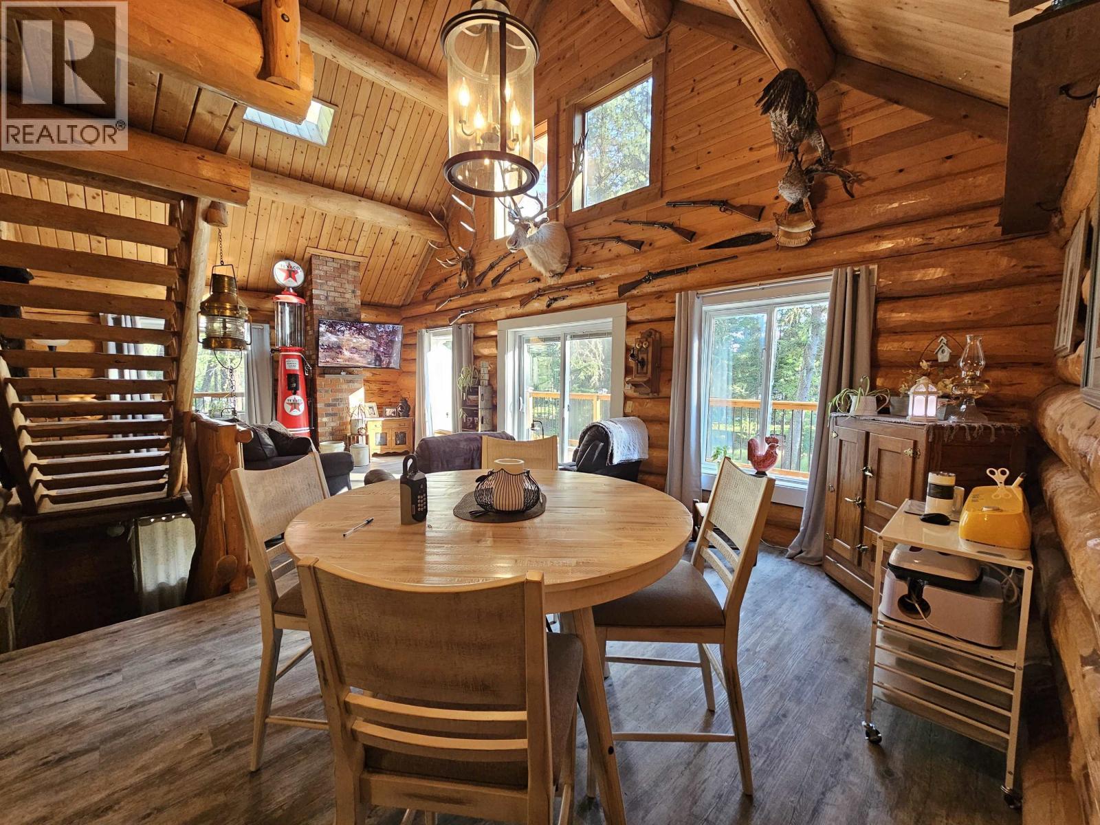 4884 Kitwanga Drive, 108 Mile Ranch, BC - Indoor Photo Showing Dining Room
