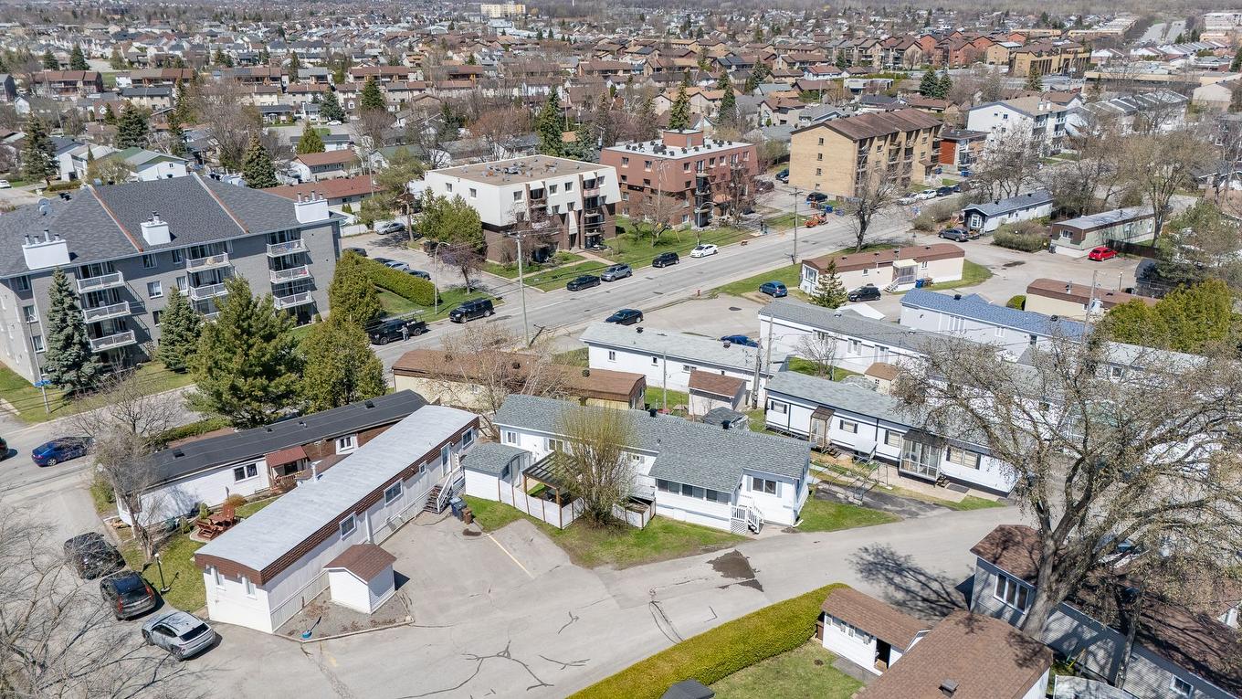 Photo aérienne - 13 Boul. Grand-Prix, Laval (Vimont), QC - Outdoor With View