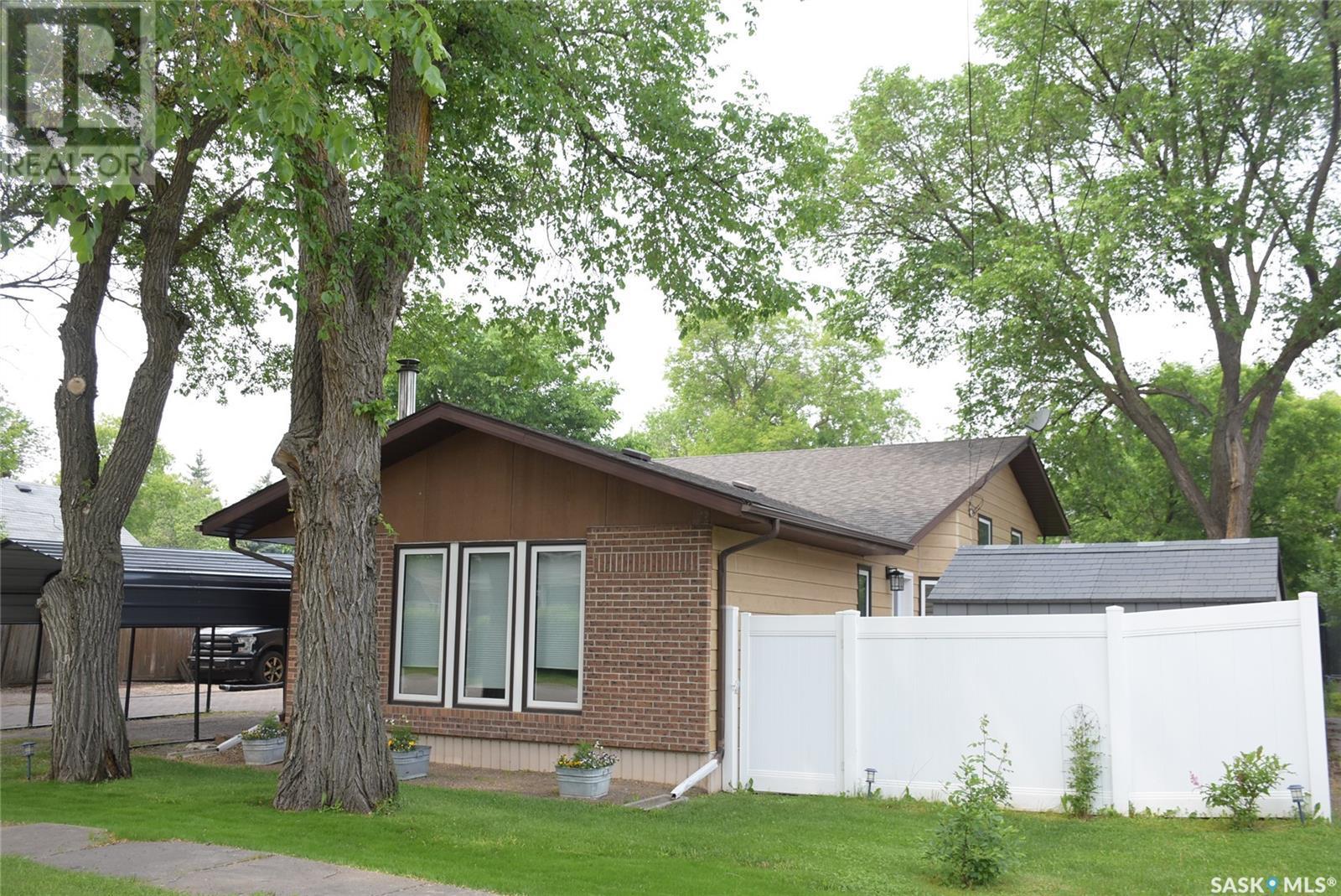 119 Dewdney Street, Indian Head, SK - Outdoor