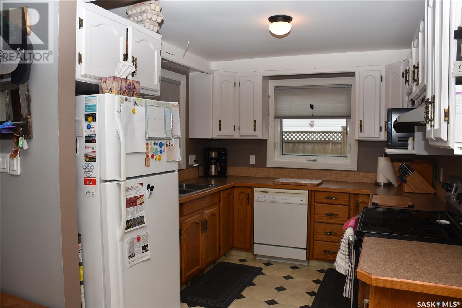 119 Dewdney Street, Indian Head, SK - Indoor Photo Showing Kitchen