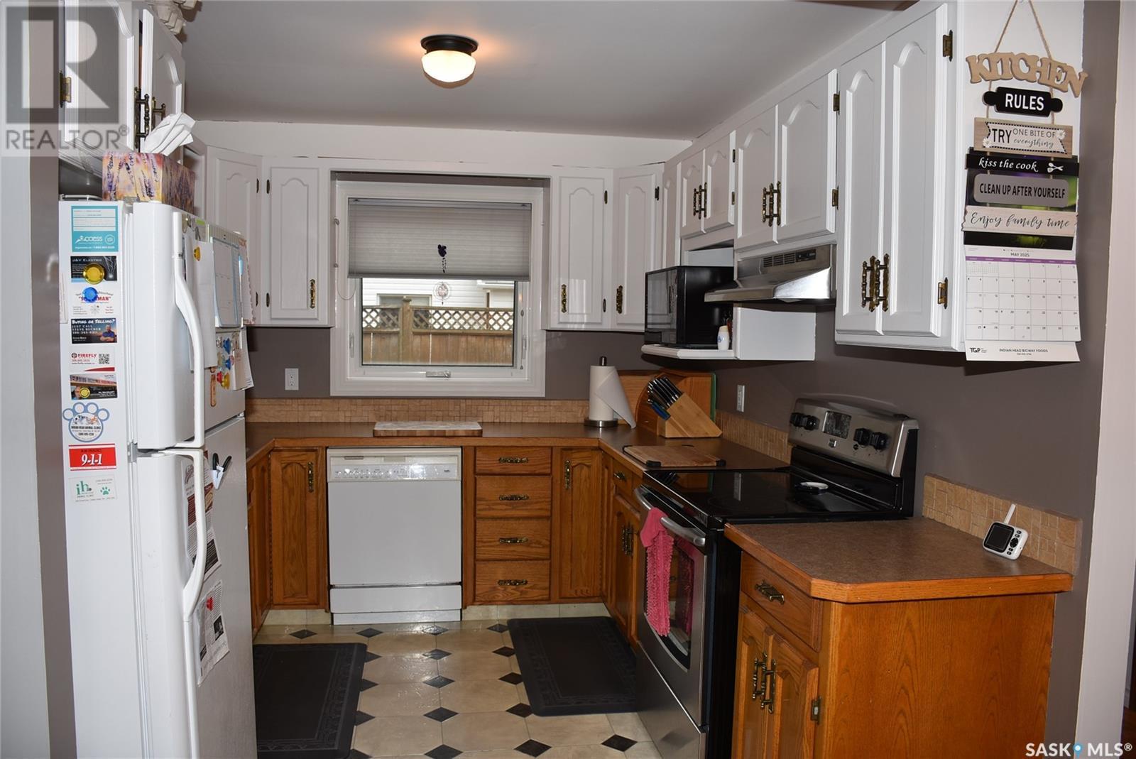 119 Dewdney Street, Indian Head, SK - Indoor Photo Showing Kitchen