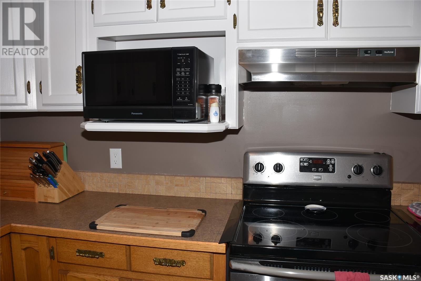 119 Dewdney Street, Indian Head, SK - Indoor Photo Showing Kitchen