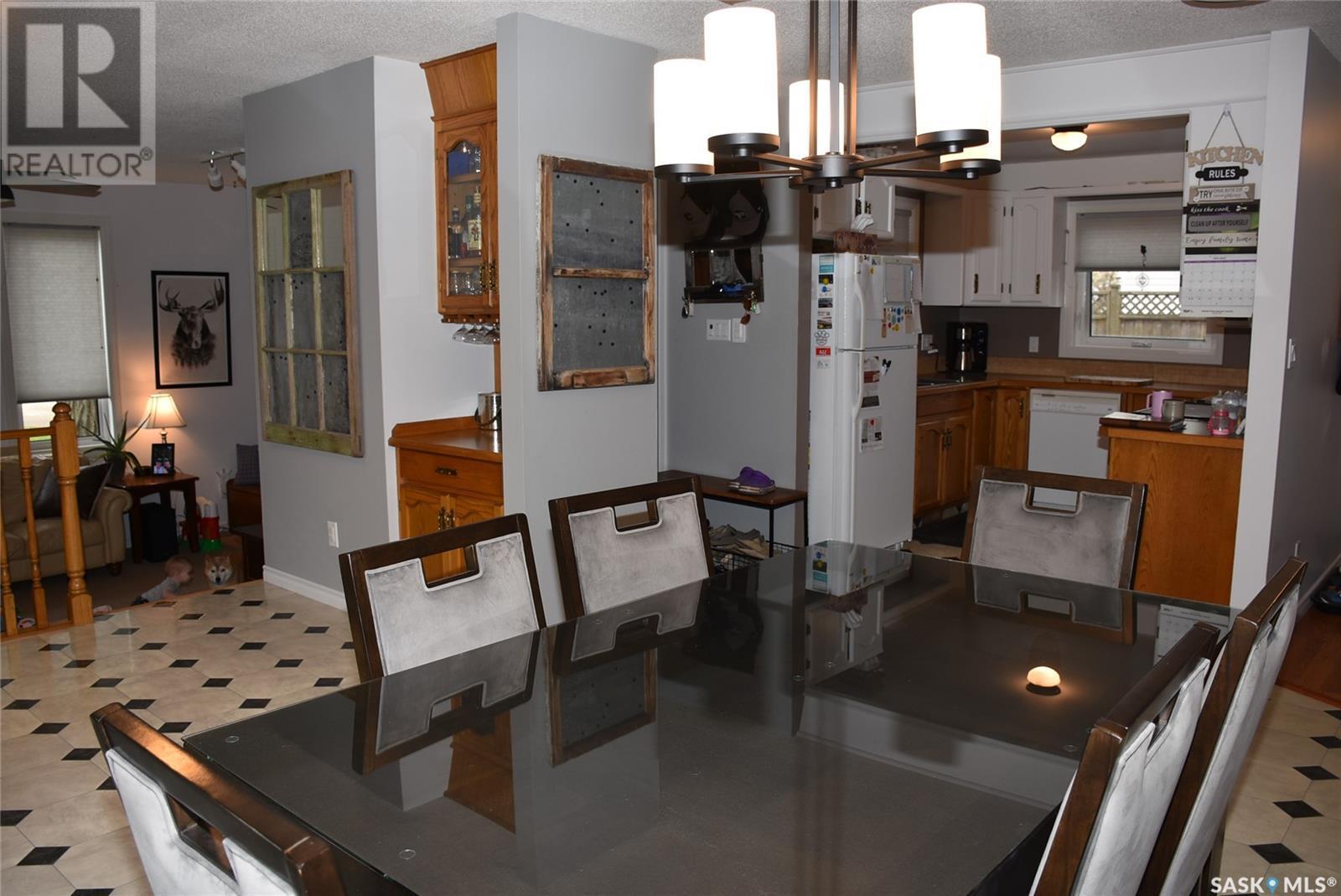 119 Dewdney Street, Indian Head, SK - Indoor Photo Showing Dining Room