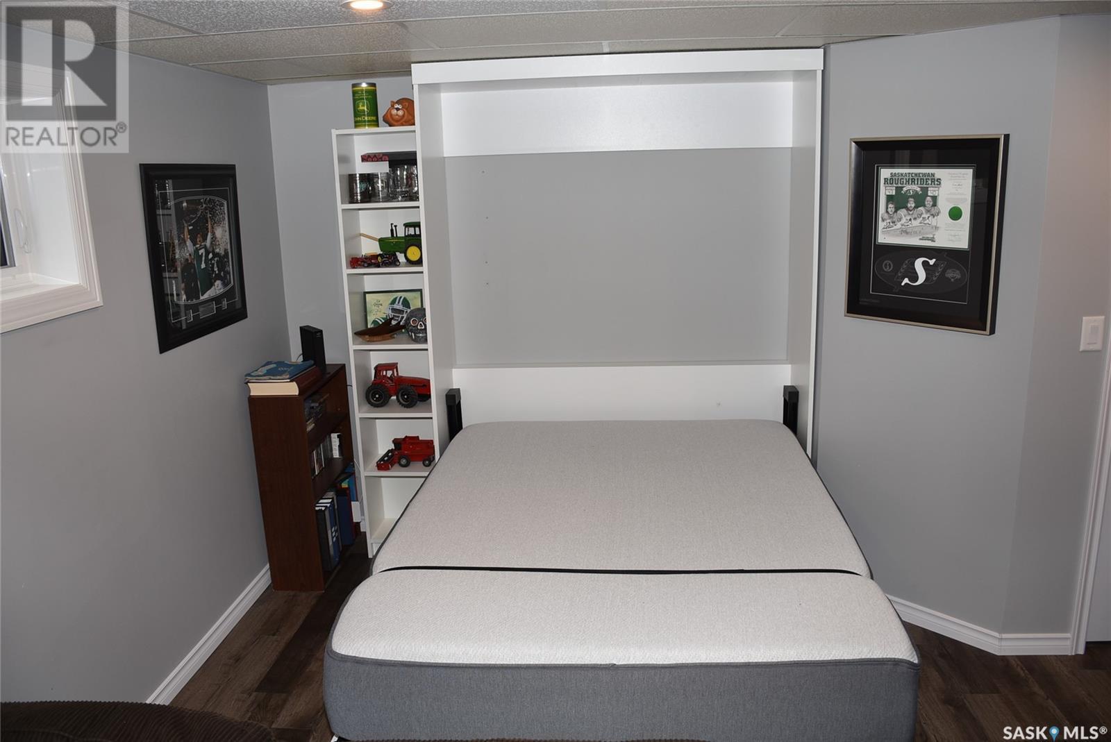 119 Dewdney Street, Indian Head, SK - Indoor