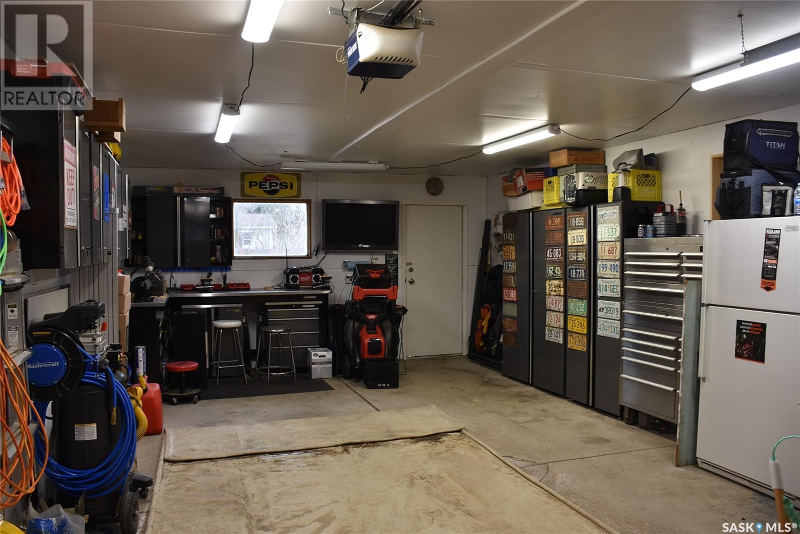 119 Dewdney Street, Indian Head, SK - Indoor Photo Showing Garage
