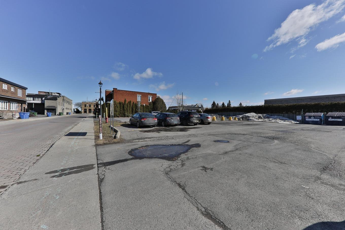 Stationnement - 255 - 265 Rue Petrozza, Chambly, QC - Outdoor