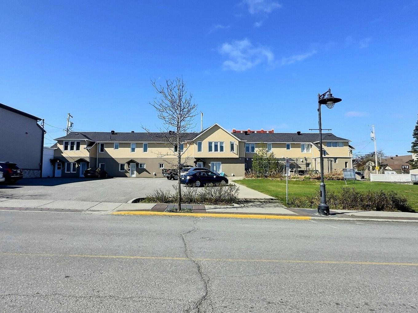 Façade - 168 Av. Perrault, Val-D'Or, QC - Outdoor