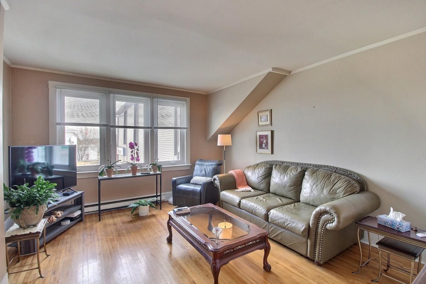 Salon - 168 Av. Perrault, Val-D'Or, QC - Indoor Photo Showing Living Room