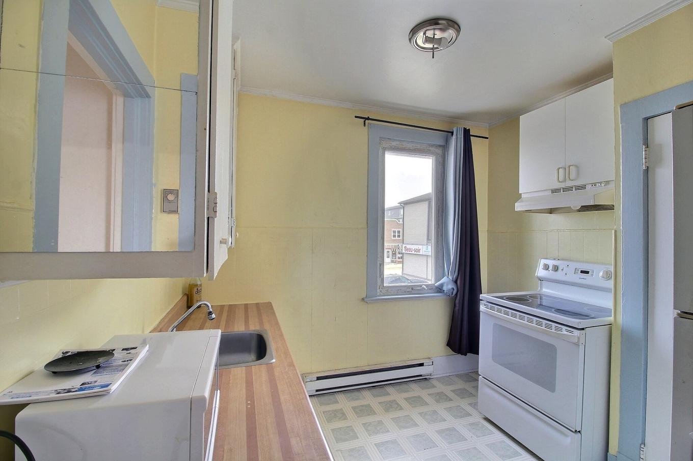 Cuisine - 168 Av. Perrault, Val-D'Or, QC - Indoor