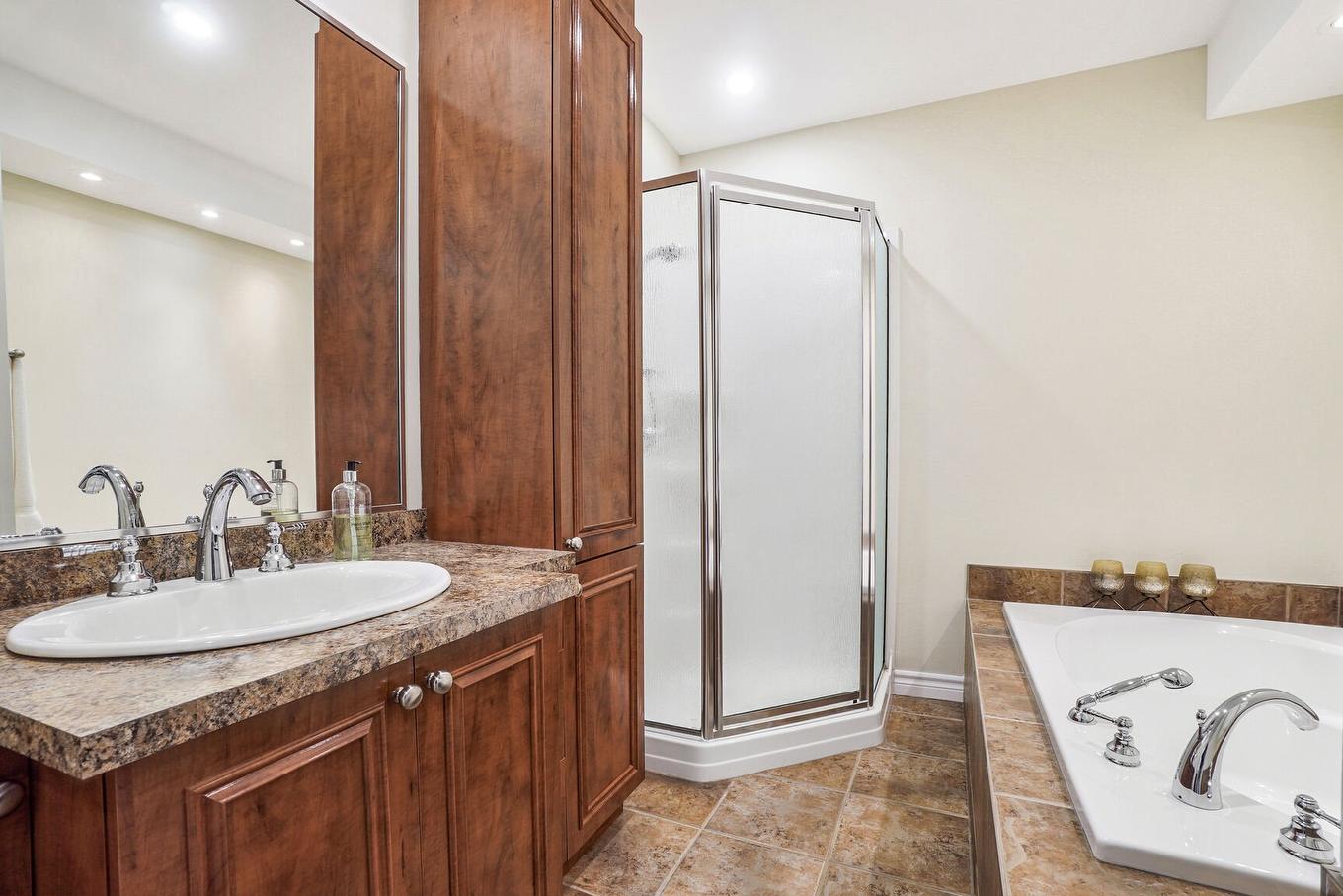 Bathroom - 11-36 Ch. Du Tour-Du-Lac, Sainte-Agathe-Des-Monts, QC - Indoor Photo Showing Bathroom