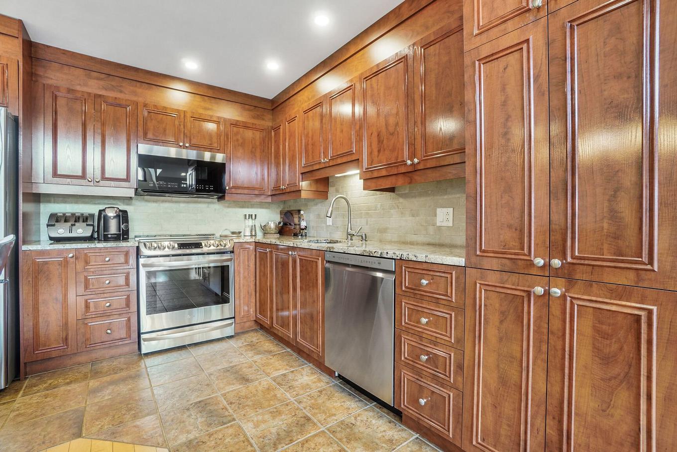 Kitchen - 11-36 Ch. Du Tour-Du-Lac, Sainte-Agathe-Des-Monts, QC - Indoor Photo Showing Kitchen