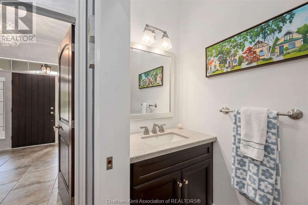 1465 Shore Road, London, ON - Indoor Photo Showing Bathroom