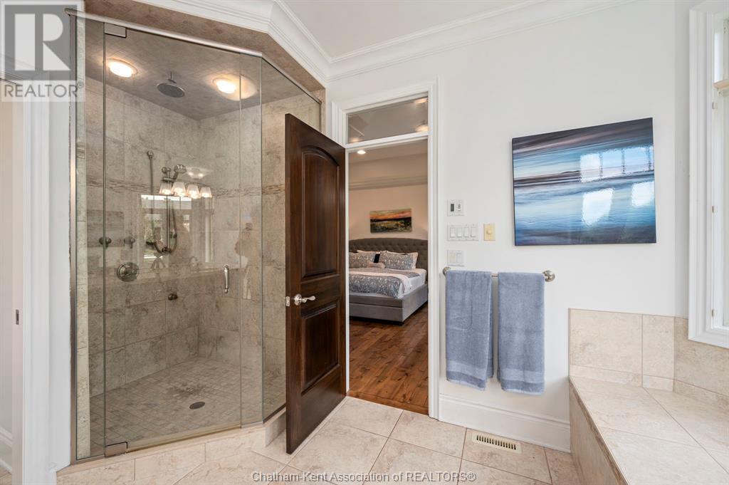1465 Shore Road, London, ON - Indoor Photo Showing Bathroom