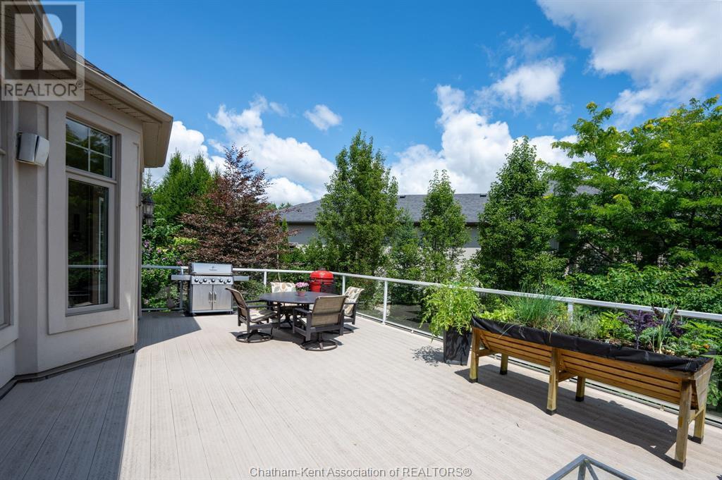 1465 Shore Road, London, ON - Outdoor