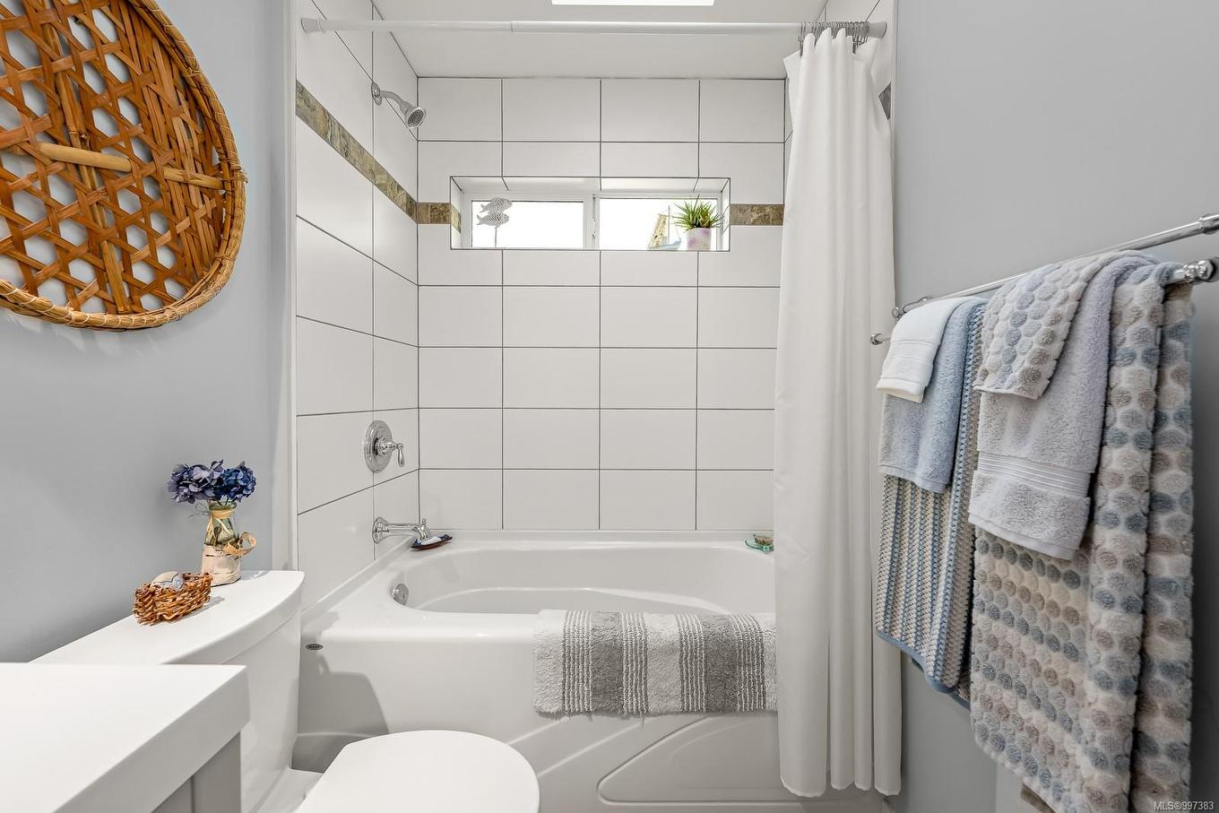 1495 Baikie Rd, Denman Island, BC