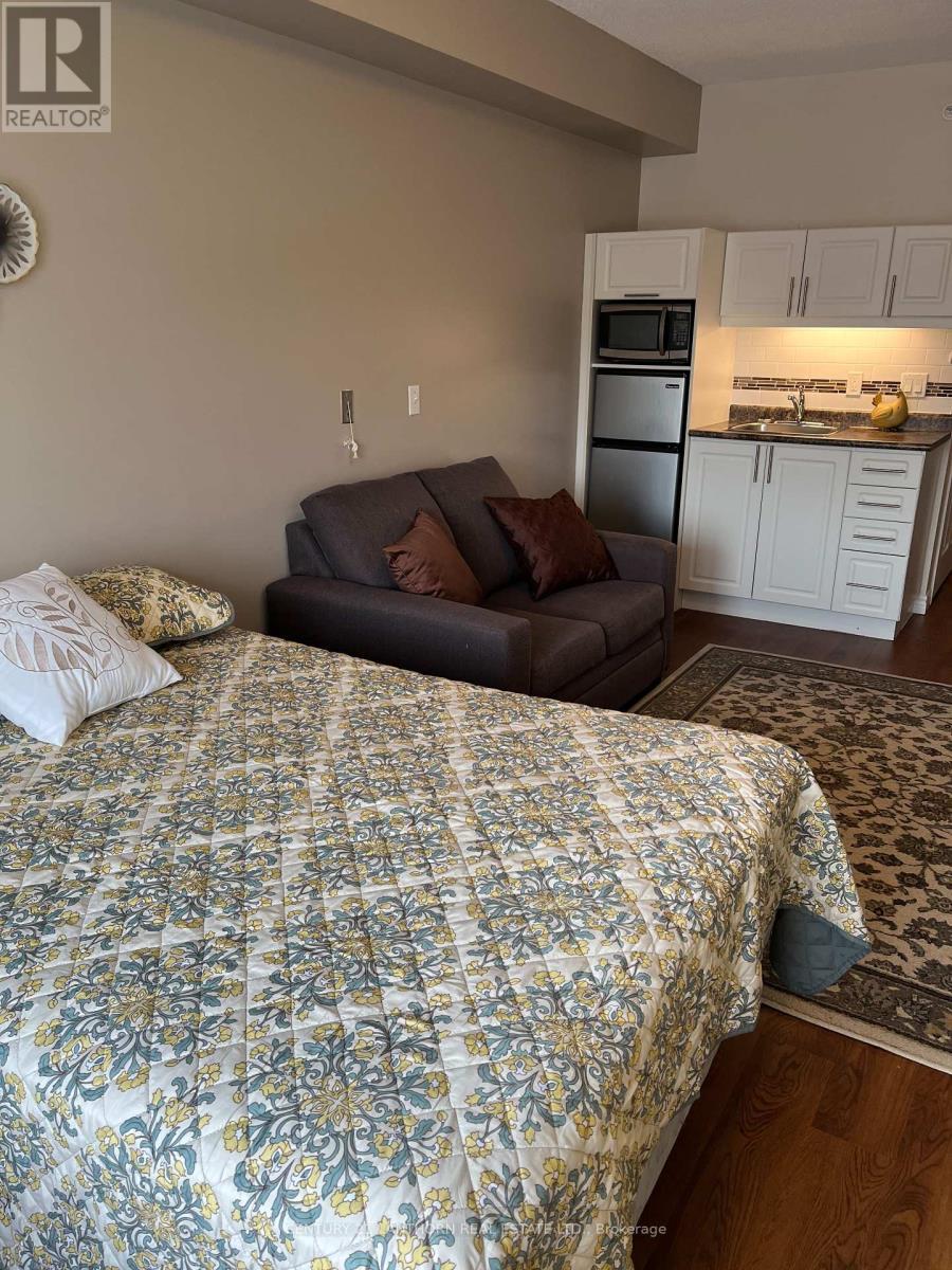 332 - 259 Hillcroft Street, Oshawa (O'Neill), ON - Indoor Photo Showing Bedroom