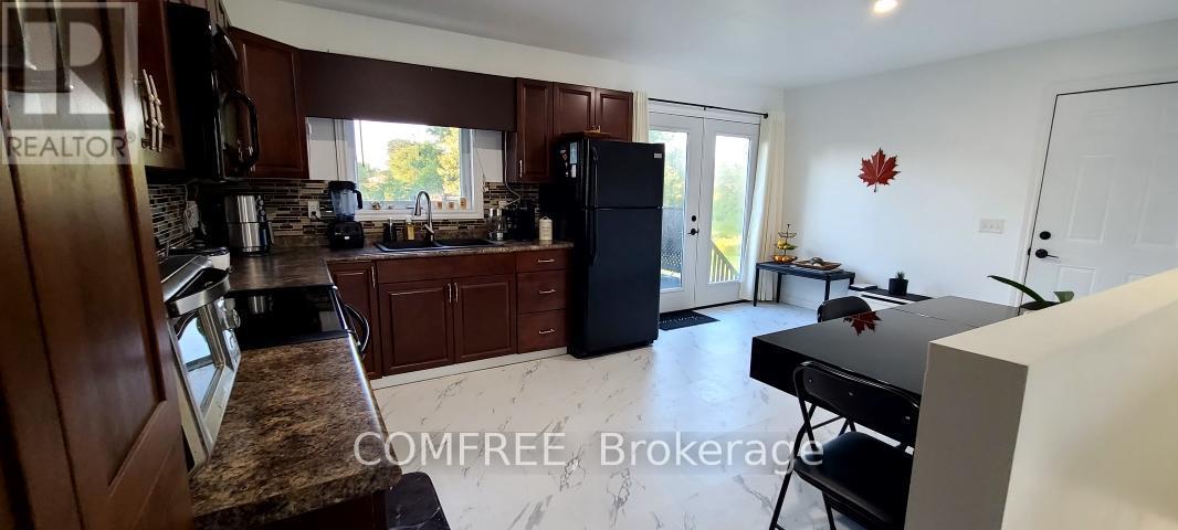 14 Wellington Avenue, Southwest Middlesex (Appin), ON - Indoor Photo Showing Kitchen