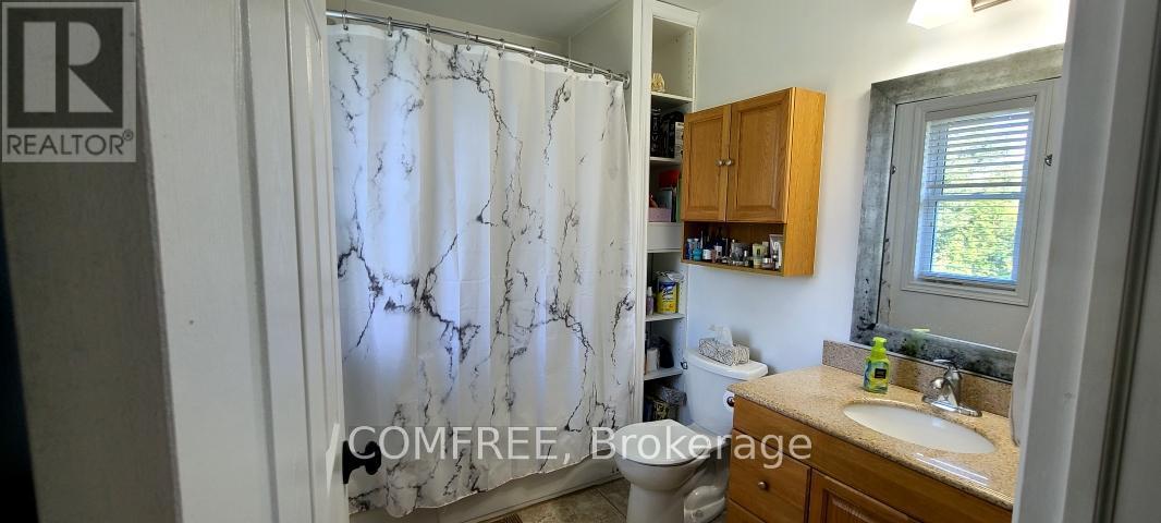 14 Wellington Avenue, Southwest Middlesex (Appin), ON - Indoor Photo Showing Bathroom