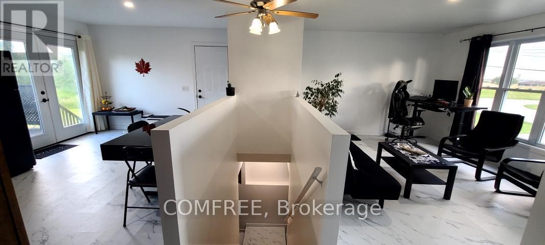 14 Wellington Avenue, Southwest Middlesex (Appin), ON - Indoor Photo Showing Other Room