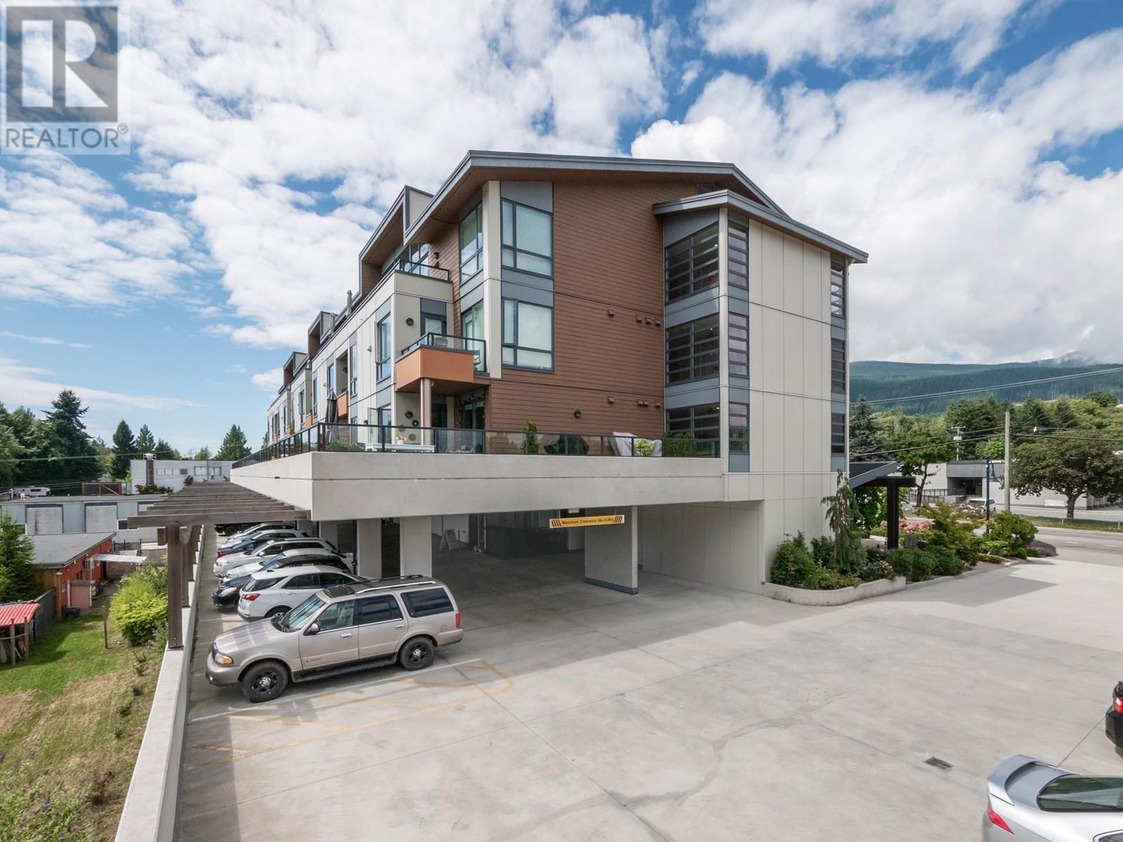 103 875 Gibsons Way, Gibsons, BC