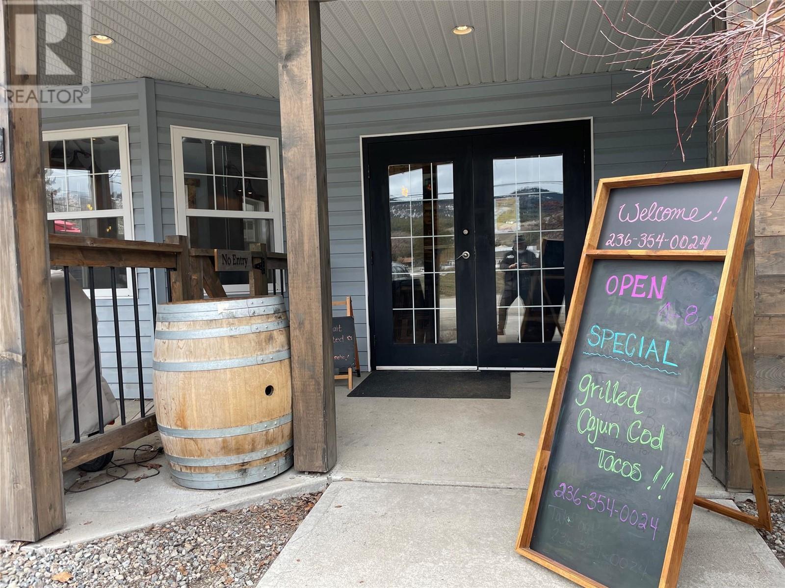 607 Eighth Avenue, Midway, BC