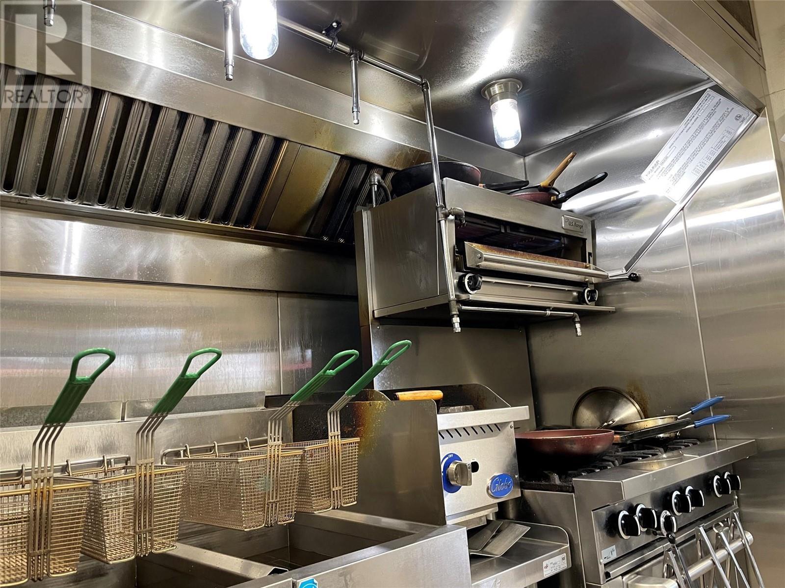 607 Eighth Avenue, Midway, BC