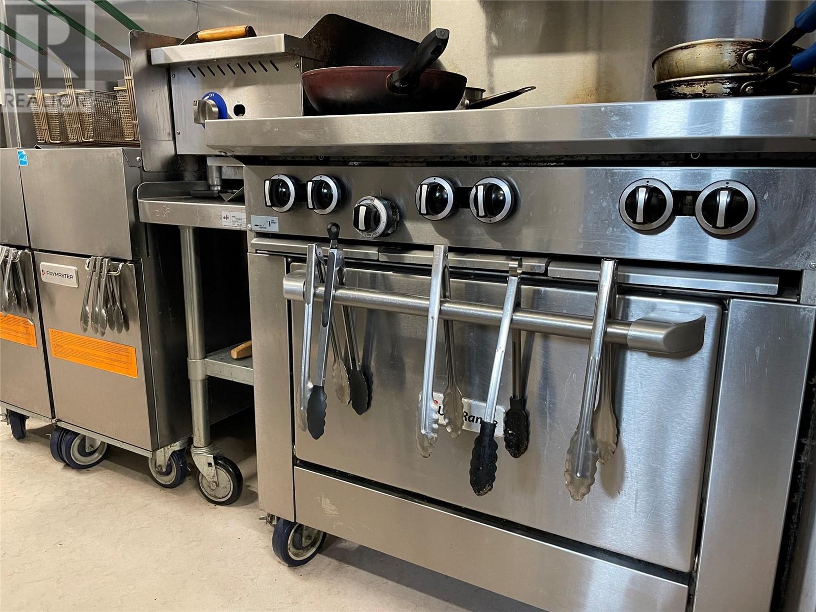 607 Eighth Avenue, Midway, BC