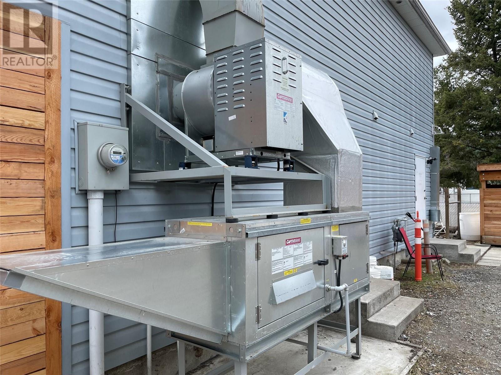 607 Eighth Avenue, Midway, BC