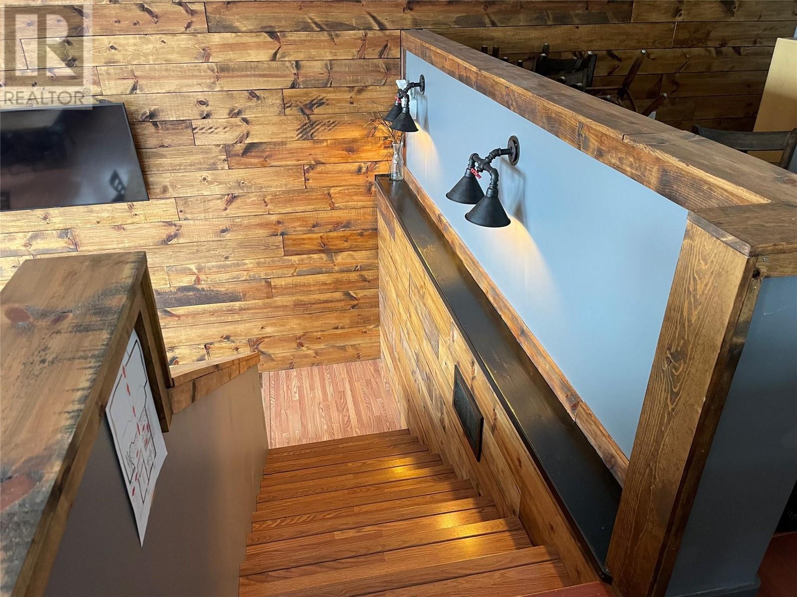 607 Eighth Avenue, Midway, BC