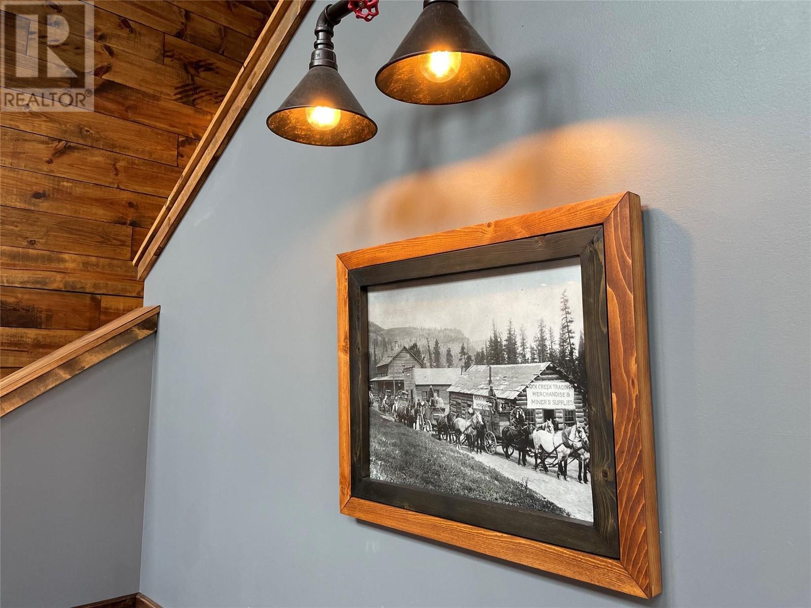 607 Eighth Avenue, Midway, BC