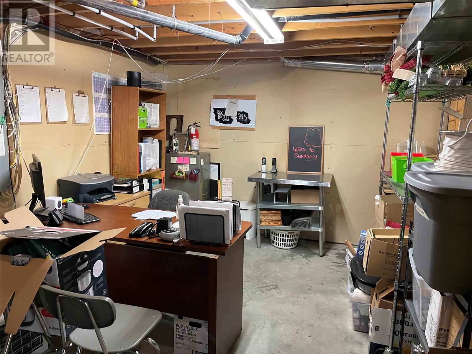 607 Eighth Avenue, Midway, BC