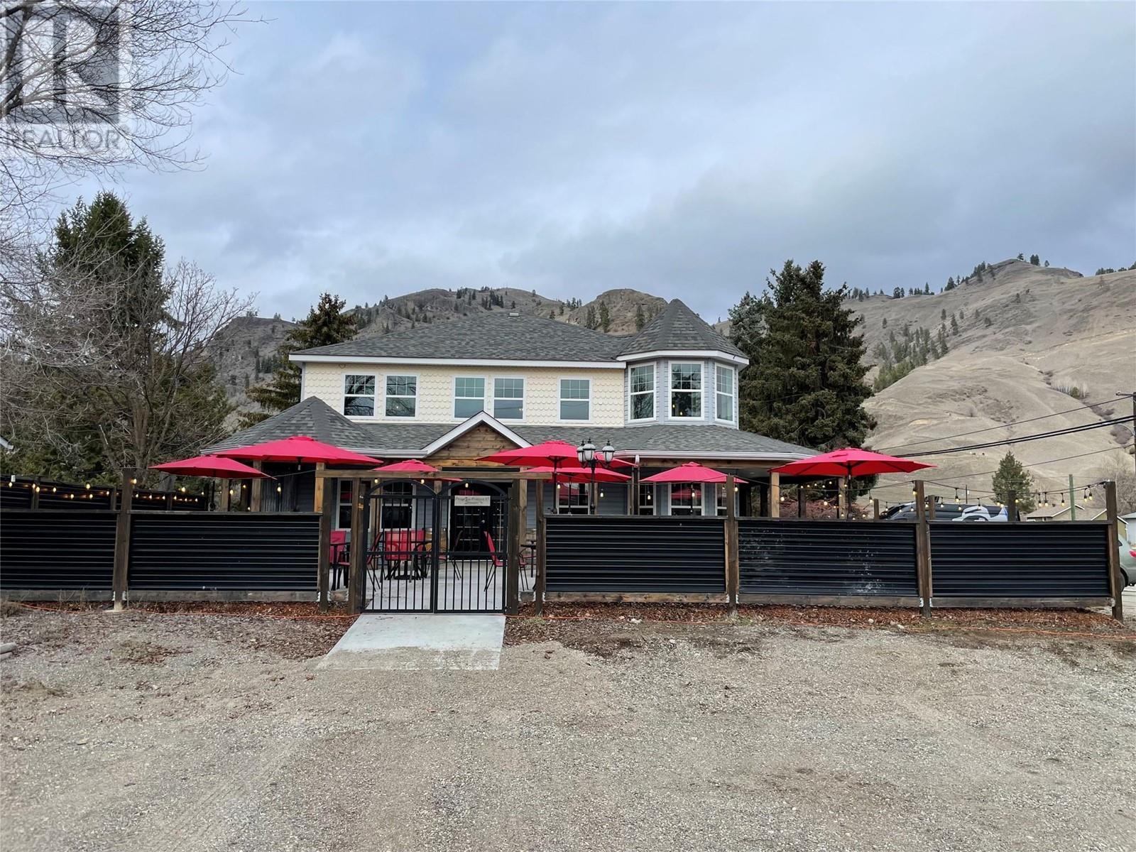 607 Eighth Avenue, Midway, BC