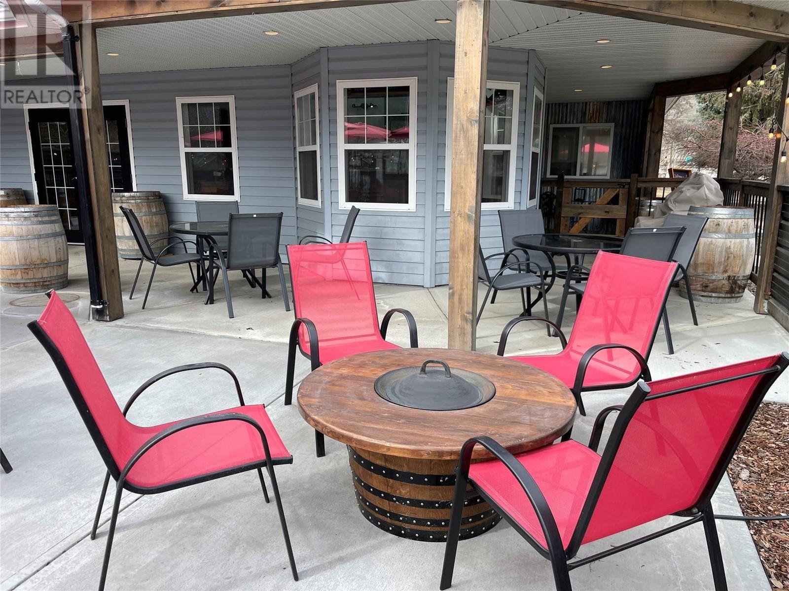 607 Eighth Avenue, Midway, BC