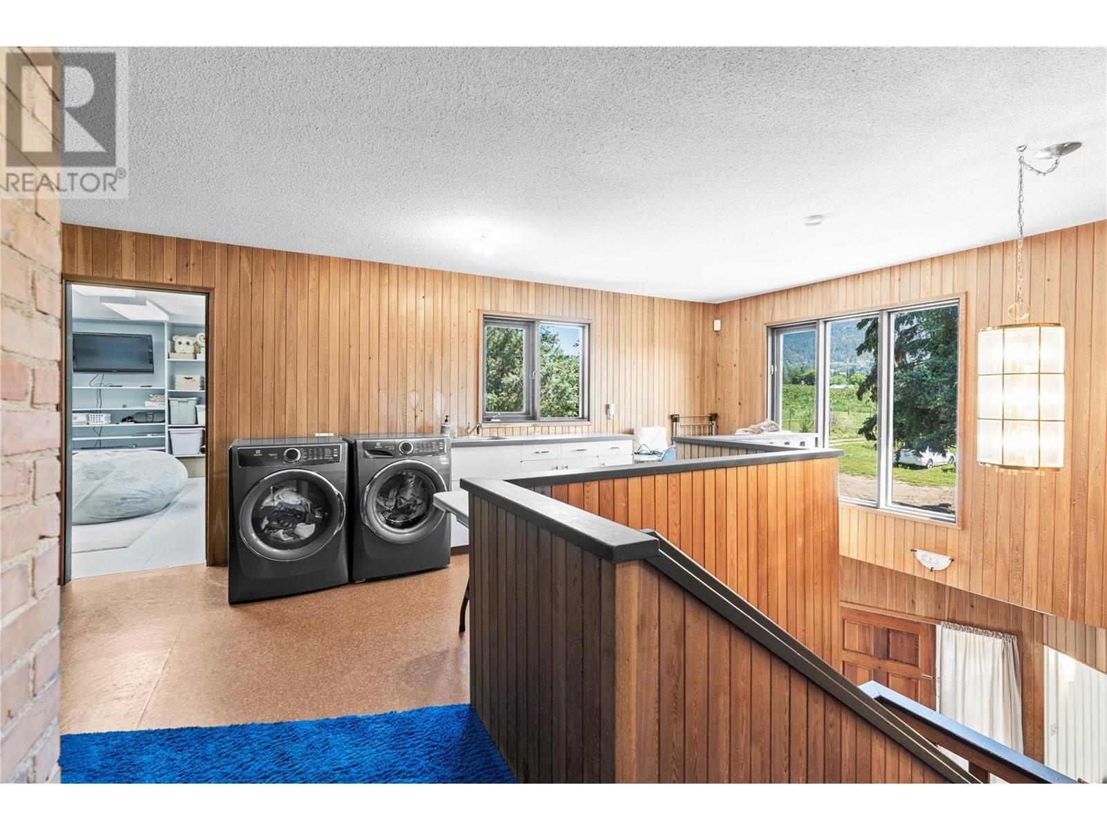Primary Home Laundry - 1451 Mountview Road, Vernon, BC - Indoor Photo Showing Laundry Room